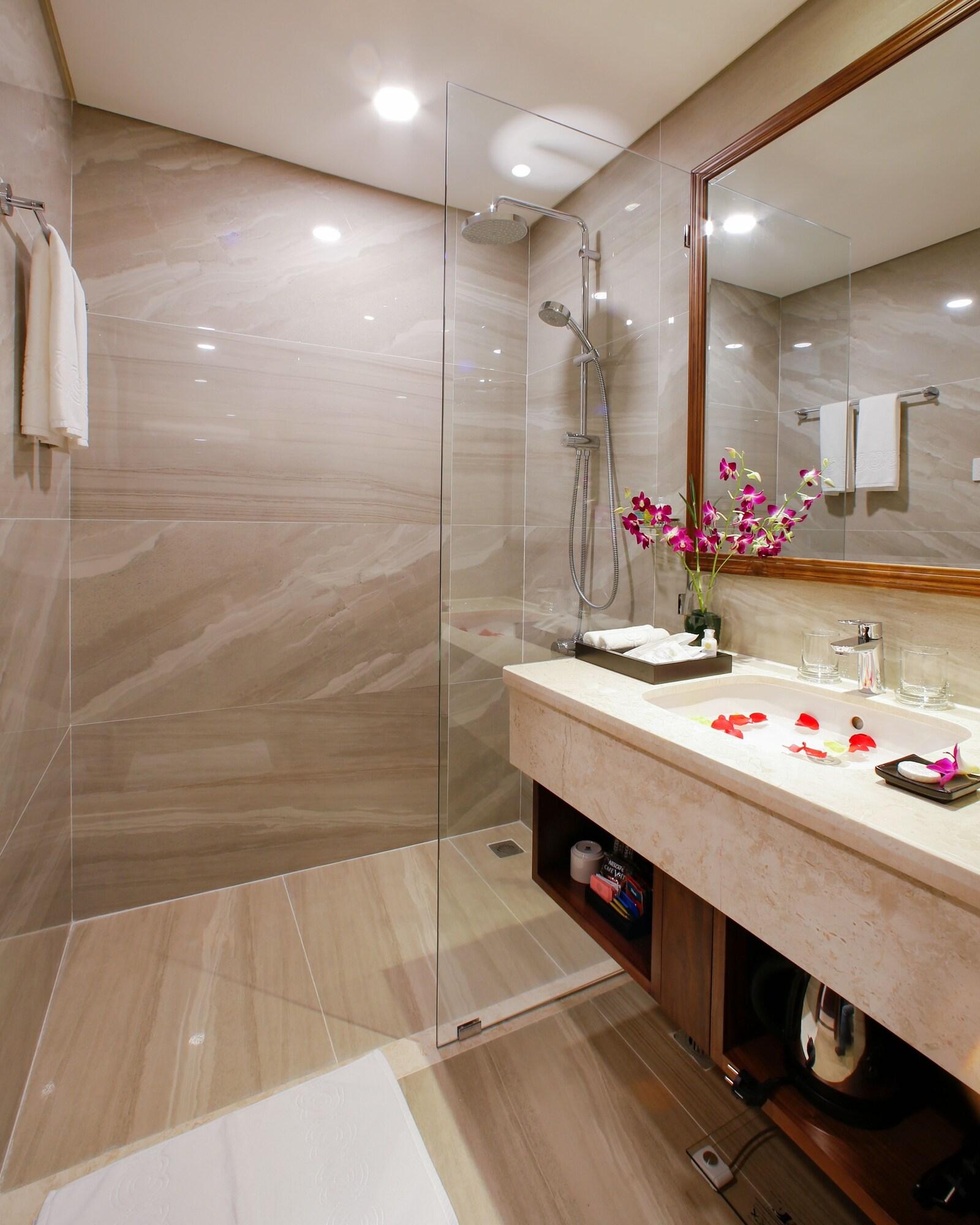 Orchids Saigon Hotel Хошимин Екстериор снимка