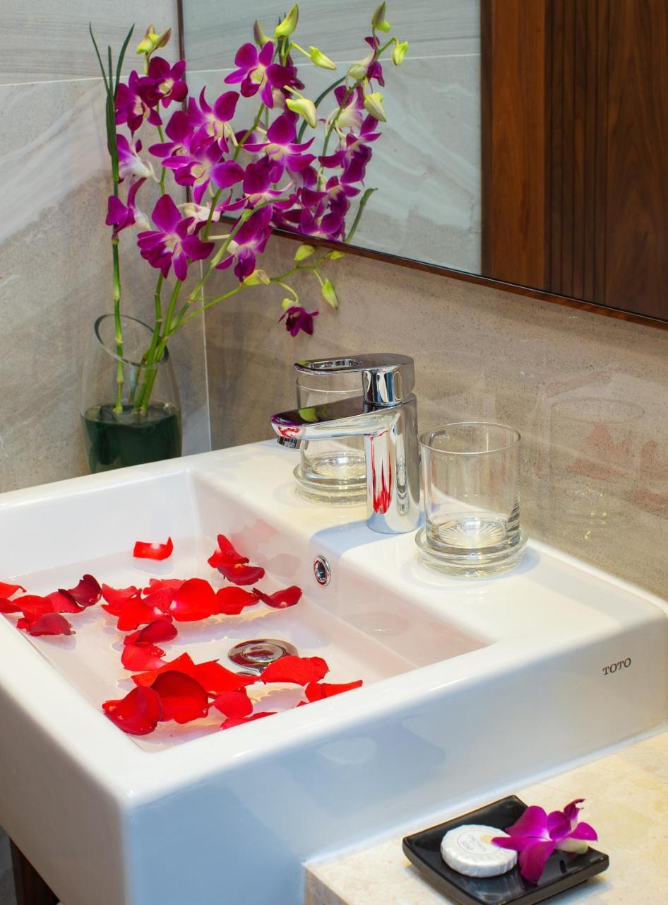 Orchids Saigon Hotel Хошимин Екстериор снимка